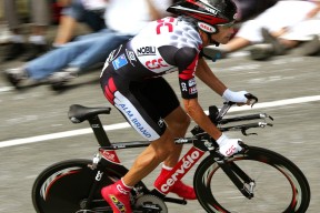 KAIYUN 中国大陆-马刺新援接受战术培训并迅速融入体系，马刺队战术手册